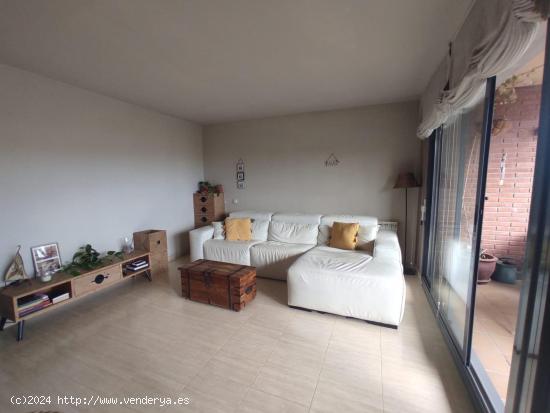 PISO DE 3 HABITACIONES  ( OLERDOLA -MOJA ) BARCELONA - BARCELONA