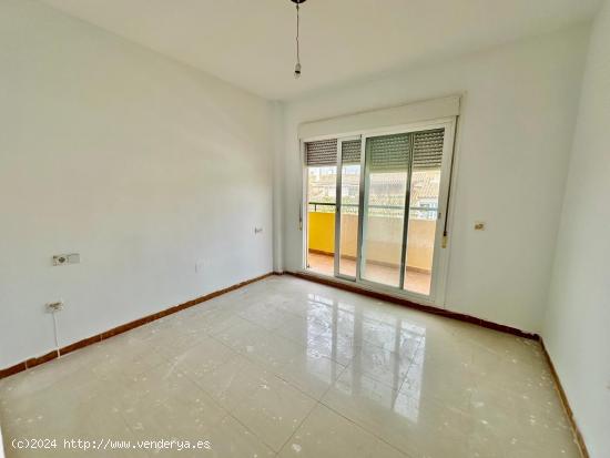 Piso en venta 3 dormitorios, 2 baños en Los Pacos. Fuengirola. - MALAGA