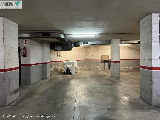 2 PLAZAS DOBLES DE GARAJE - CAPACIDAD PARA 4 COCHES - BARCELONA