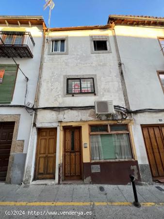 CASABANCO VENDE  ALTO DE CASA EN HERVÁS. - CACERES