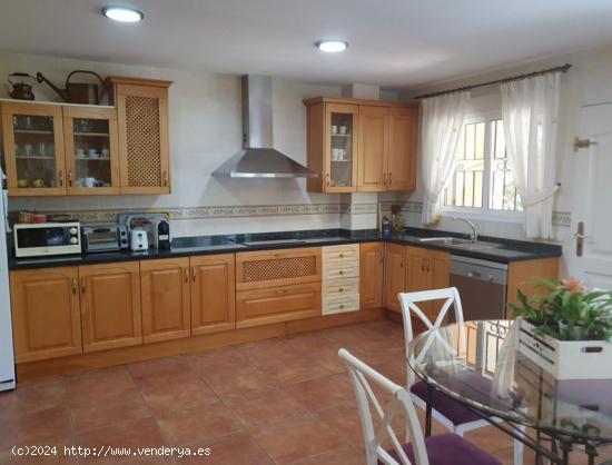  VILLA A 10 MIN PLAYA SAN JUAN 530 M2  CON PISCINA - ALICANTE 