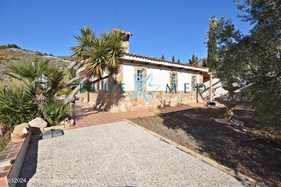 ENCANTADORA CASA DE CAMPO CON GRAN TERRENO EN EL CAÑAR - MURCIA