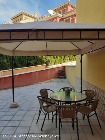 SE VENDE ADOSADO EN BALCON DE FINESTRAT - ALICANTE