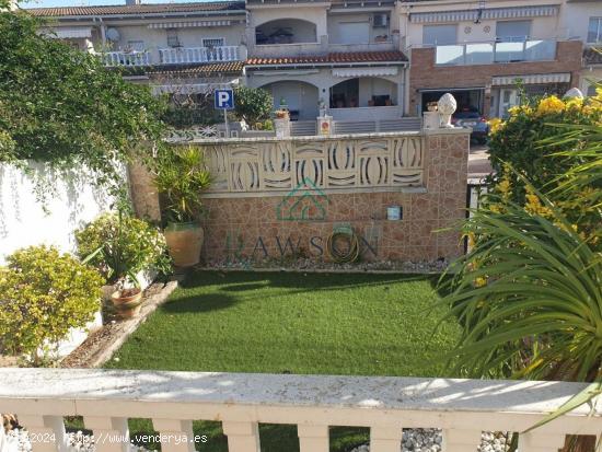 Casa adosada ajardinada situada en Cunit - TARRAGONA