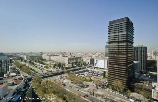 Oficina en la emblemática torre de Sáenz de Oiza - Madrid