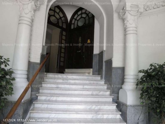 Oficina frente al Retiro en planta primera de edificio señorial. - Madrid