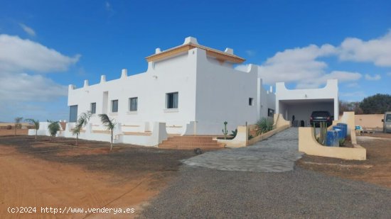 Casa-Chalet en Venta en Tarajalejo Las Palmas