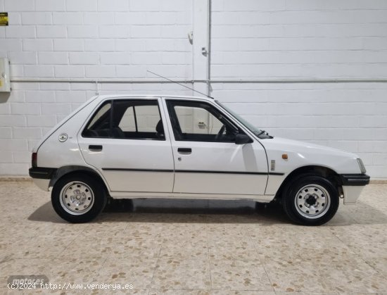 Peugeot 205 Mito 1.8 d de 1996 con 200.000 Km por 2.000 EUR. en Sevilla