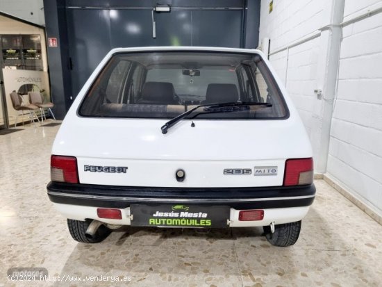 Peugeot 205 Mito 1.8 d de 1996 con 200.000 Km por 2.000 EUR. en Sevilla