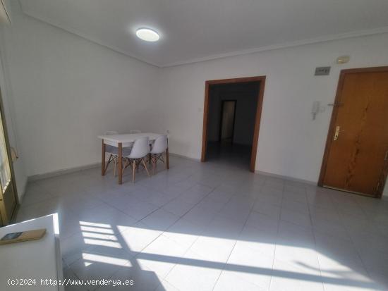 ALQUILER DE VIVIENDA EN AVD JUAN PERPIÑAN - ALICANTE