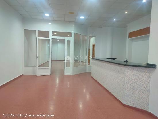 SE VENDE O SE ALQUILA LOCAL COMERCIAL VACIO EN EL CENTRO DE ASPE - ALICANTE