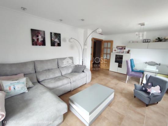 SE VENDE ESPECTACULAR DUPLEX CON TRES AMPLIAS TERRAZAS EN LA ROMANA EN ZONA CENTRO. - ALICANTE