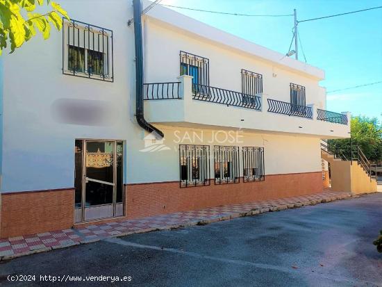 SE VENDE CHALET EN ZONA CAMPOALTO ELDA - ALICANTE