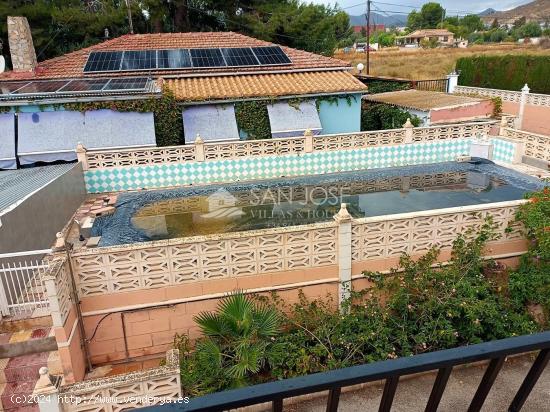 SE VENDE CHALET EN ZONA CAMPOALTO ELDA - ALICANTE