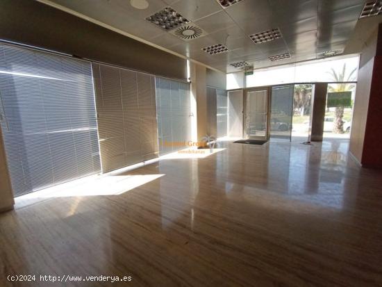 LOCAL COMERCIAL, SITUADO EN EL  PARQUE INDUSTRIAL TORRELLANO - ALICANTE