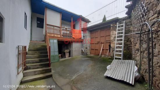 CASA CON GALPÓN, PATIO Y PEQUEÑA PARCELA CERCA DE CELANOVA - ORENSE