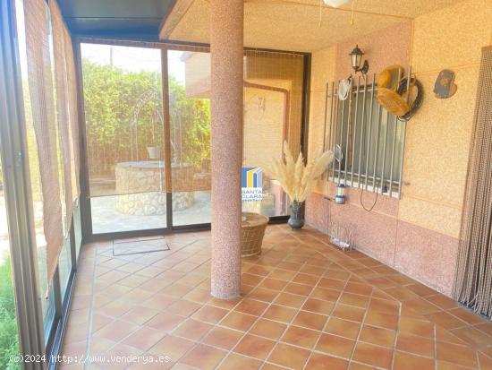 FINCA DE RECREO EN VENTA CON CASA, PISCINA, MERENDERO, JARDINES Y POZO EN MORALES DEL VINO, ZAMORA. 