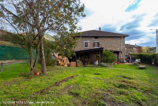 CASERIO INDEPENDIENTE CON JARDÍN EN GÜEÑES - VIZCAYA