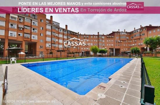 SEÑALIZADO - FRESNOS -DUPLEX de 3 habitaciones, 3 baños. Trastero, piscina y garaje. - MADRID