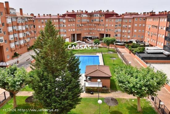 SEÑALIZADO - FRESNOS -DUPLEX de 3 habitaciones, 3 baños. Trastero, piscina y garaje. - MADRID