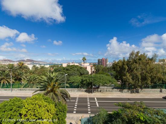 CHALET INDEPENDIENTE EN CIUDAD JARDÍN CON VISTAS - LAS PALMAS