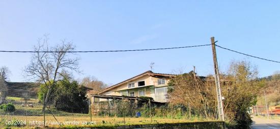 Casa y terreno urbano de 3.000 m2. - CANTABRIA