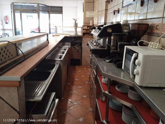  LOCAL COMERCIAL CON NEGOCIO MONTADO EN BURJASSOT - VALENCIA 