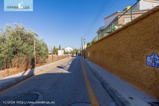 Compra tu parcela para hacer la casa de tus sueños a 5 min de Granada. Huétor Vega - GRANADA