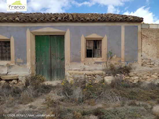 TERRENO CON CASA EN RUINAS - MURCIA