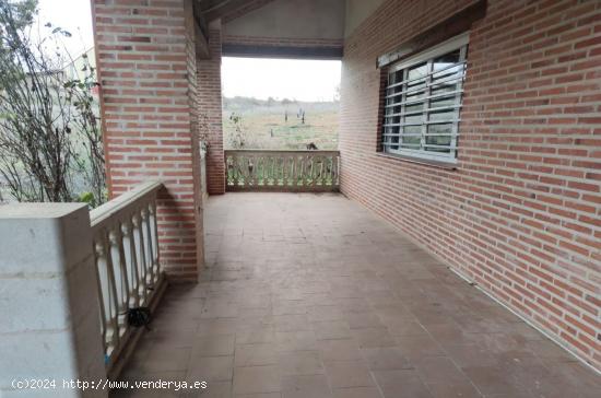 Chalet en venta en Alija del Infantado - LEON