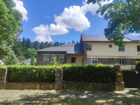 CASA CON PARCELA EN COMPOSTILLA - LEON