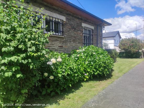 CASA CON PARCELA EN COMPOSTILLA - LEON