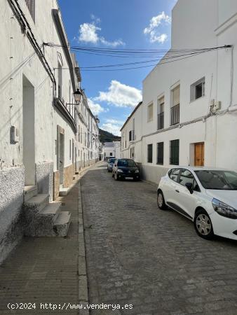 CASA DE PUEBLO EN ALCALÁ DE LOS GAZULES - CADIZ