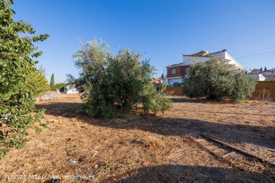 Compra tu parcela para hacer la casa de tus sueños a 5 min de Granada. Huétor Vega - GRANADA