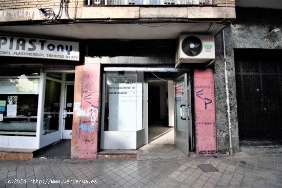  LOCAL COMERCIAL AV CONSTITUCIÓN - GRANADA 