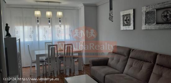 SE VENDE PISO SEMINUEVO EN LA RODA, 3 DORMITORIOS, 2 BAÑOS, GARAJE Y TRASTERO - ALBACETE