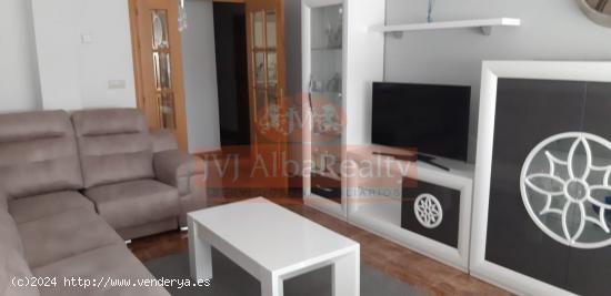 SE VENDE PISO SEMINUEVO EN LA RODA, 3 DORMITORIOS, 2 BAÑOS, GARAJE Y TRASTERO - ALBACETE