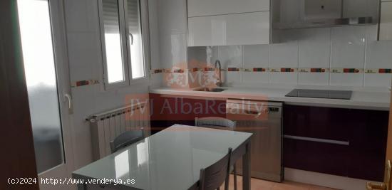 SE VENDE PISO SEMINUEVO EN LA RODA, 3 DORMITORIOS, 2 BAÑOS, GARAJE Y TRASTERO - ALBACETE