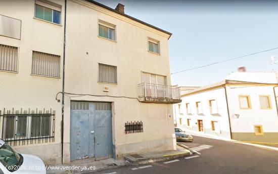 Urbis te ofrece nave industrial a la venta en Ledrada, Salamanca. - SALAMANCA