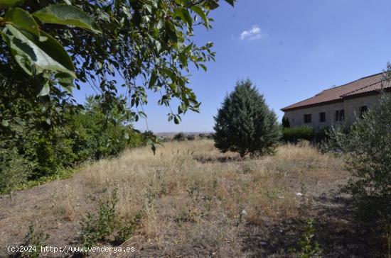 Urbis te ofrece un terreno Urbano en venta en Carrascal de Barregas zona URB. PEÑASOLANA, Salamanca