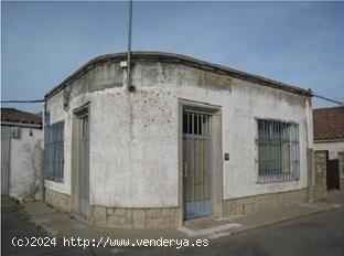  Urbis te ofrece un local comercial en venta en Villar de Peralonso, Salamanca. - SALAMANCA 