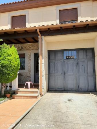 Urbis te ofrece un bonito chalet adosado en venta en Parada de Arriba, Salamanca. - SALAMANCA