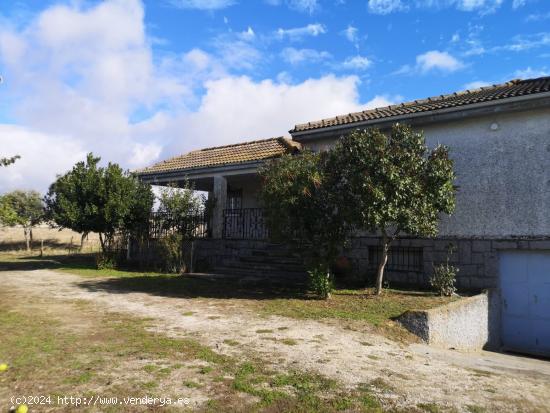 Urbis te ofrece un magnífico chalet independiente en venta en Vitigudino, Salamanca. - SALAMANCA