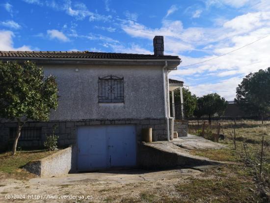 Urbis te ofrece un magnífico chalet independiente en venta en Vitigudino, Salamanca. - SALAMANCA