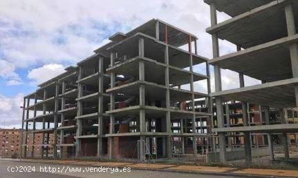 Urbis te ofrece un conjunto de edificios en obra en venta en Arroyo de la Encomienda, Valladolid. - 