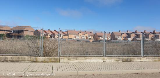 Urbis te ofrece parcelas urbanas en Aldeamayor de San Martín, Valladolid. - VALLADOLID