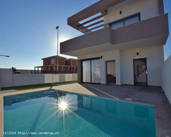  Chalets independientes con piscina privada - ALICANTE 