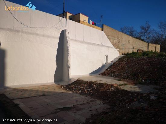 solar  de esquina para hacer vivienda en cerro de reyes - BADAJOZ