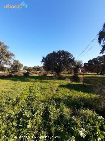 parcela en el coi con  escrituras del terreno totalmente vallada a 10 min de Badajoz - BADAJOZ