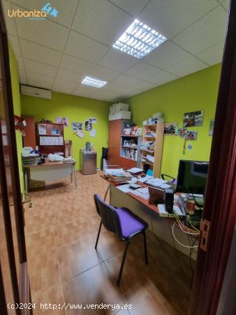 LOCAL COMERCIAL EN VENTA EN C/ VILLUERCAS - BADAJOZ